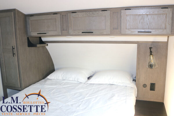 Arctic Wolf 331 BH 2026-LM Cossette inc. vr-roulotte-fifth wheel-cargo-arctic wolf -Remote-Clipper-cherokee-grey wolf-wolf pup-kodiak cub-aspen trail-dutchmen-forest river-freedom express select-coachmen-apex nano -Trois-Rivières