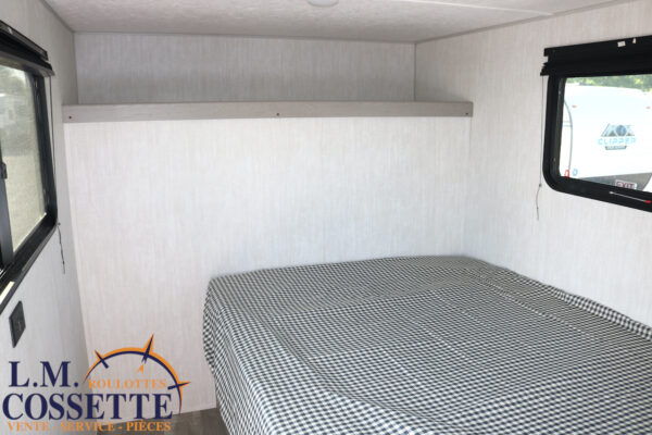 Clipper 13000 ROK 2025-LM Cossette inc. vr-roulotte-fifth wheel-cargo-arctic wolf -Remote-Clipper-cherokee-grey wolf-wolf pup-kodiak cub-aspen trail-dutchmen-forest river-freedom express select-coachmen-apex nano -Trois-Rivières