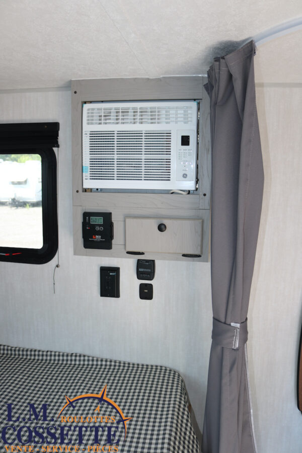 Clipper 13000 ROK 2025-LM Cossette inc. vr-roulotte-fifth wheel-cargo-arctic wolf -Remote-Clipper-cherokee-grey wolf-wolf pup-kodiak cub-aspen trail-dutchmen-forest river-freedom express select-coachmen-apex nano -Trois-Rivières