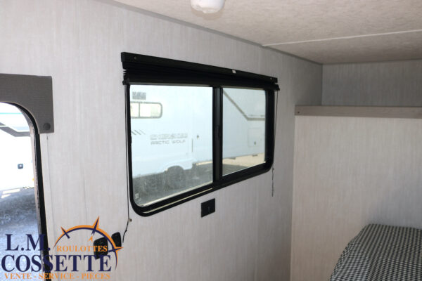 Clipper 13000 ROK 2025-LM Cossette inc. vr-roulotte-fifth wheel-cargo-arctic wolf -Remote-Clipper-cherokee-grey wolf-wolf pup-kodiak cub-aspen trail-dutchmen-forest river-freedom express select-coachmen-apex nano -Trois-Rivières