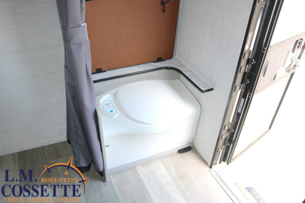 Clipper 12000 ROK 2025-LM Cossette inc. vr-roulotte-fifth wheel-cargo-arctic wolf -Remote-Clipper-cherokee-grey wolf-wolf pup-kodiak cub-aspen trail-dutchmen-forest river-freedom express select-coachmen-apex nano -Trois-Rivières