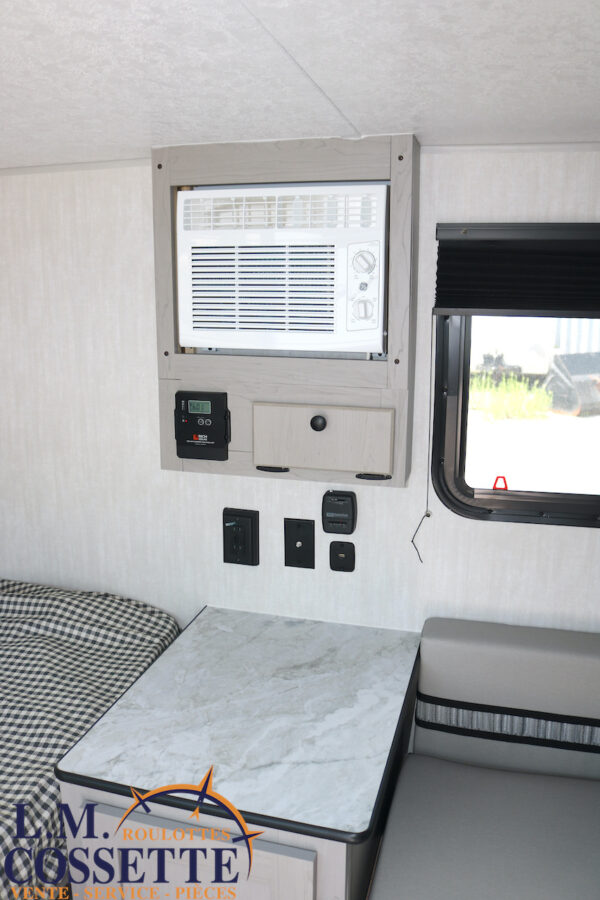 Clipper 12000 ROK 2025-LM Cossette inc. vr-roulotte-fifth wheel-cargo-arctic wolf -Remote-Clipper-cherokee-grey wolf-wolf pup-kodiak cub-aspen trail-dutchmen-forest river-freedom express select-coachmen-apex nano -Trois-Rivières