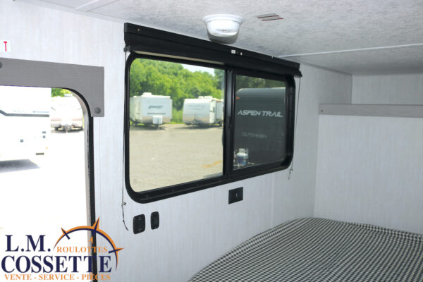 Clipper 12000 ROK 2025-LM Cossette inc. vr-roulotte-fifth wheel-cargo-arctic wolf -Remote-Clipper-cherokee-grey wolf-wolf pup-kodiak cub-aspen trail-dutchmen-forest river-freedom express select-coachmen-apex nano -Trois-Rivières