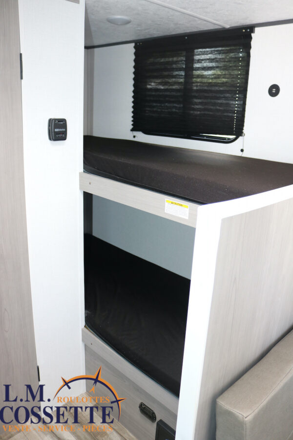 Aspen Trail 17 BH 2026-LM Cossette inc. vr-roulotte-fifth wheel-cargo-arctic wolf -Remote-Clipper-cherokee-grey wolf-wolf pup-kodiak cub-aspen trail-dutchmen-forest river-freedom express select-coachmen-apex nano -Trois-Rivières