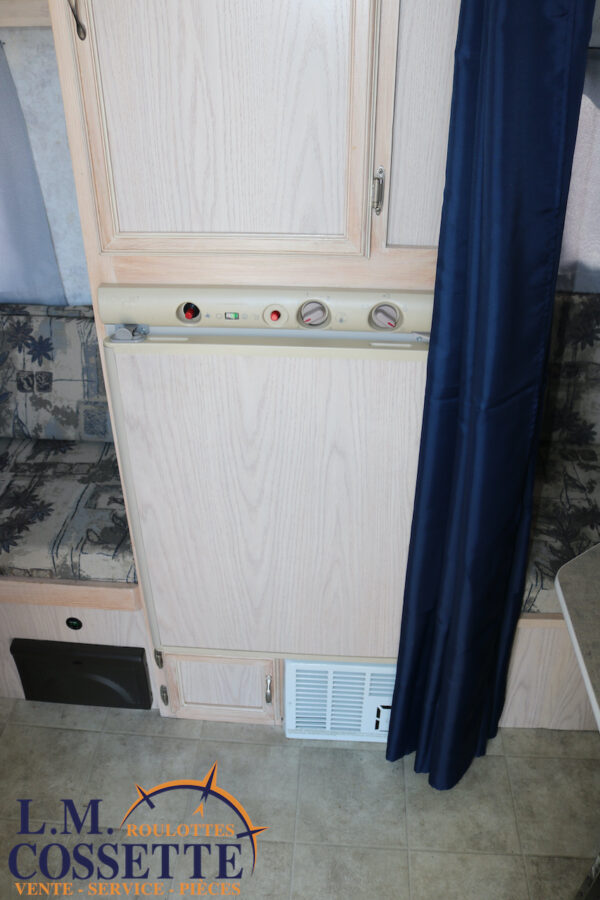 Prolite Profil 2008-LM Cossette inc. vr-roulotte-fifth wheel-cargo-arctic wolf -Remote-Clipper-cherokee-grey wolf-wolf pup-kodiak cub-aspen trail-dutchmen-forest river-freedom express select-coachmen-apex nano -Trois-Rivières