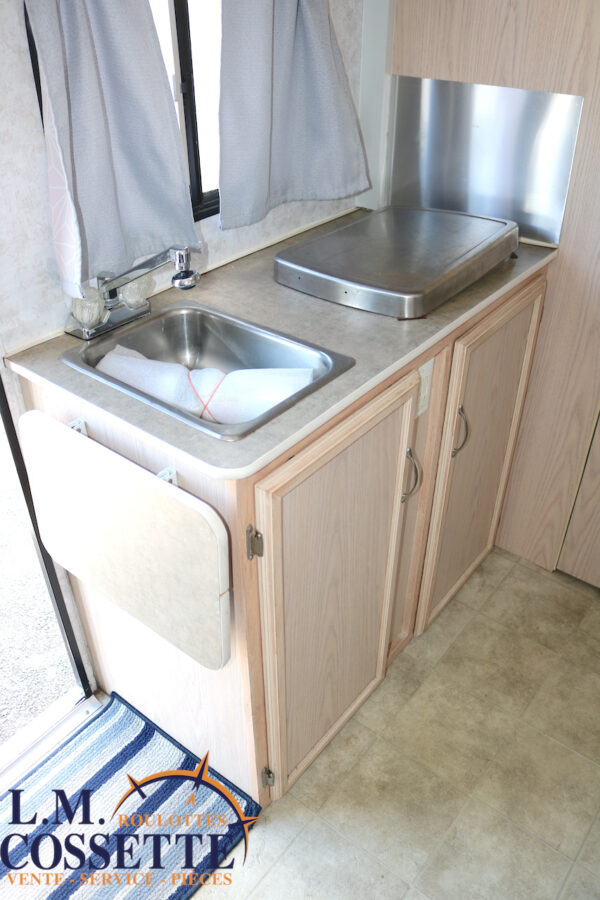 Prolite Profil 2008-LM Cossette inc. vr-roulotte-fifth wheel-cargo-arctic wolf -Remote-Clipper-cherokee-grey wolf-wolf pup-kodiak cub-aspen trail-dutchmen-forest river-freedom express select-coachmen-apex nano -Trois-Rivières