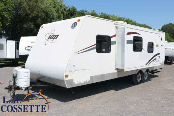 Ion 258 RB 2011-LM Cossette inc. vr-roulotte-fifth wheel-cargo-arctic wolf -Remote-Clipper-cherokee-grey wolf-wolf pup-kodiak cub-aspen trail-dutchmen-forest river-freedom express select-coachmen-apex nano -Trois-Rivières