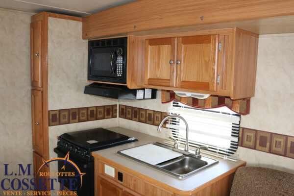 Ion 258 RB 2011-LM Cossette inc. vr-roulotte-fifth wheel-cargo-arctic wolf -Remote-Clipper-cherokee-grey wolf-wolf pup-kodiak cub-aspen trail-dutchmen-forest river-freedom express select-coachmen-apex nano -Trois-Rivières