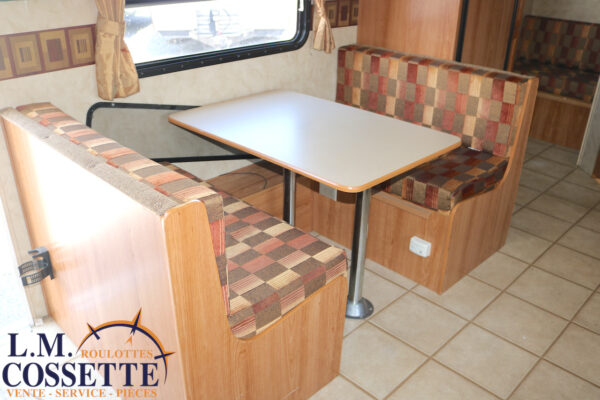 Ion 258 RB 2011-LM Cossette inc. vr-roulotte-fifth wheel-cargo-arctic wolf -Remote-Clipper-cherokee-grey wolf-wolf pup-kodiak cub-aspen trail-dutchmen-forest river-freedom express select-coachmen-apex nano -Trois-Rivières