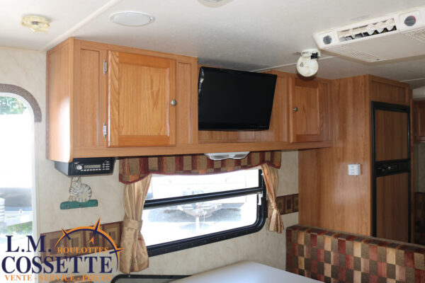 Ion 258 RB 2011-LM Cossette inc. vr-roulotte-fifth wheel-cargo-arctic wolf -Remote-Clipper-cherokee-grey wolf-wolf pup-kodiak cub-aspen trail-dutchmen-forest river-freedom express select-coachmen-apex nano -Trois-Rivières