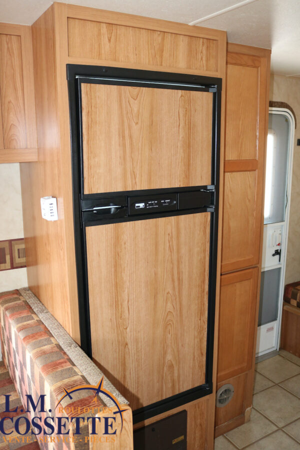 Ion 258 RB 2011-LM Cossette inc. vr-roulotte-fifth wheel-cargo-arctic wolf -Remote-Clipper-cherokee-grey wolf-wolf pup-kodiak cub-aspen trail-dutchmen-forest river-freedom express select-coachmen-apex nano -Trois-Rivières