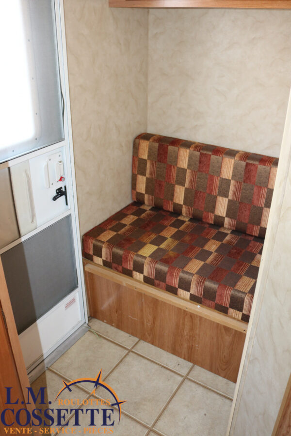 Ion 258 RB 2011-LM Cossette inc. vr-roulotte-fifth wheel-cargo-arctic wolf -Remote-Clipper-cherokee-grey wolf-wolf pup-kodiak cub-aspen trail-dutchmen-forest river-freedom express select-coachmen-apex nano -Trois-Rivières