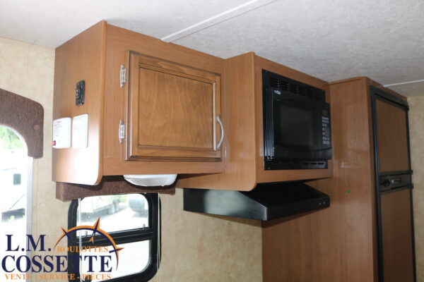 Travelstar 187 TB 2012-LM Cossette inc. vr-roulotte-fifth wheel-cargo-arctic wolf -Remote-Clipper-cherokee-grey wolf-wolf pup-kodiak cub-aspen trail-dutchmen-forest river-freedom express select-coachmen-apex nano -Trois-Rivières