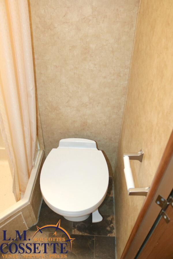 Travelstar 187 TB 2012-LM Cossette inc. vr-roulotte-fifth wheel-cargo-arctic wolf -Remote-Clipper-cherokee-grey wolf-wolf pup-kodiak cub-aspen trail-dutchmen-forest river-freedom express select-coachmen-apex nano -Trois-Rivières