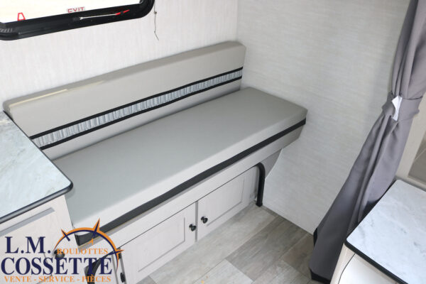 Clipper 12000 ROK 2025-LM Cossette inc. vr-roulotte-fifth wheel-cargo-arctic wolf -Remote-Clipper-cherokee-grey wolf-wolf pup-kodiak cub-aspen trail-dutchmen-forest river-freedom express select-coachmen-apex nano -Trois-Rivières