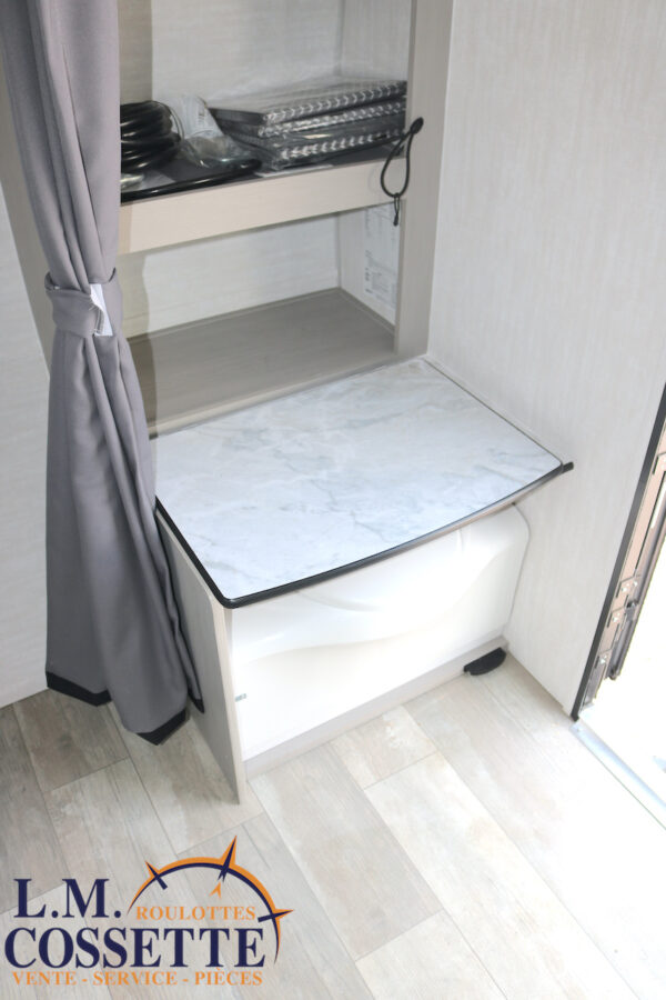 Clipper 12000 ROK 2025-LM Cossette inc. vr-roulotte-fifth wheel-cargo-arctic wolf -Remote-Clipper-cherokee-grey wolf-wolf pup-kodiak cub-aspen trail-dutchmen-forest river-freedom express select-coachmen-apex nano -Trois-Rivières