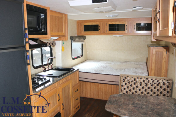 Koala 18 RB 2013-LM Cossette inc. vr-roulotte-fifth wheel-cargo-arctic wolf -Remote-Clipper-cherokee-grey wolf-wolf pup-kodiak cub-aspen trail-dutchmen-forest river-freedom express select-coachmen-apex nano -Trois-Rivières