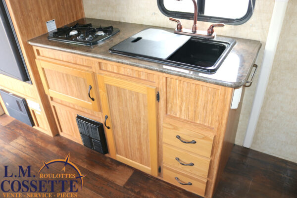 Koala 18 RB 2013-LM Cossette inc. vr-roulotte-fifth wheel-cargo-arctic wolf -Remote-Clipper-cherokee-grey wolf-wolf pup-kodiak cub-aspen trail-dutchmen-forest river-freedom express select-coachmen-apex nano -Trois-Rivières