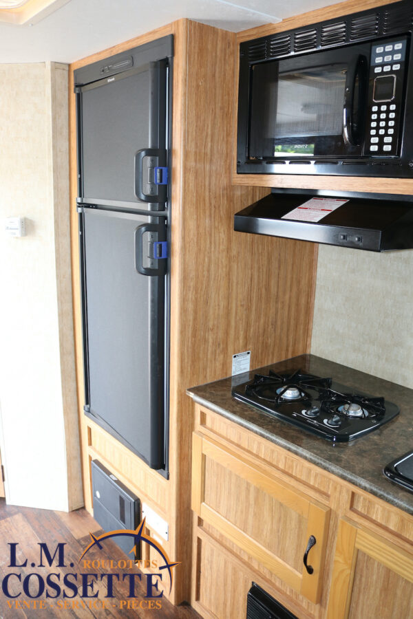 Koala 18 RB 2013-LM Cossette inc. vr-roulotte-fifth wheel-cargo-arctic wolf -Remote-Clipper-cherokee-grey wolf-wolf pup-kodiak cub-aspen trail-dutchmen-forest river-freedom express select-coachmen-apex nano -Trois-Rivières