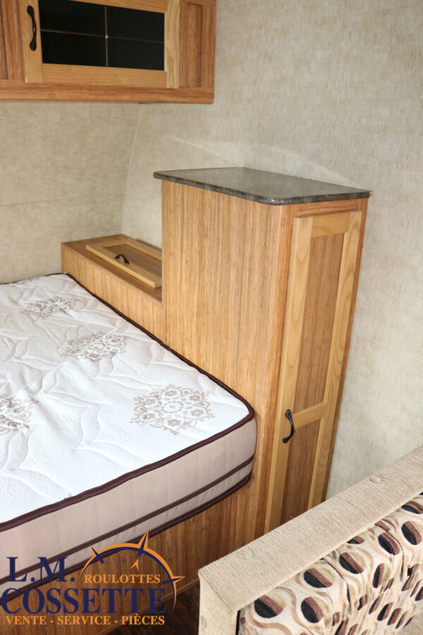 Koala 18 RB 2013-LM Cossette inc. vr-roulotte-fifth wheel-cargo-arctic wolf -Remote-Clipper-cherokee-grey wolf-wolf pup-kodiak cub-aspen trail-dutchmen-forest river-freedom express select-coachmen-apex nano -Trois-Rivières