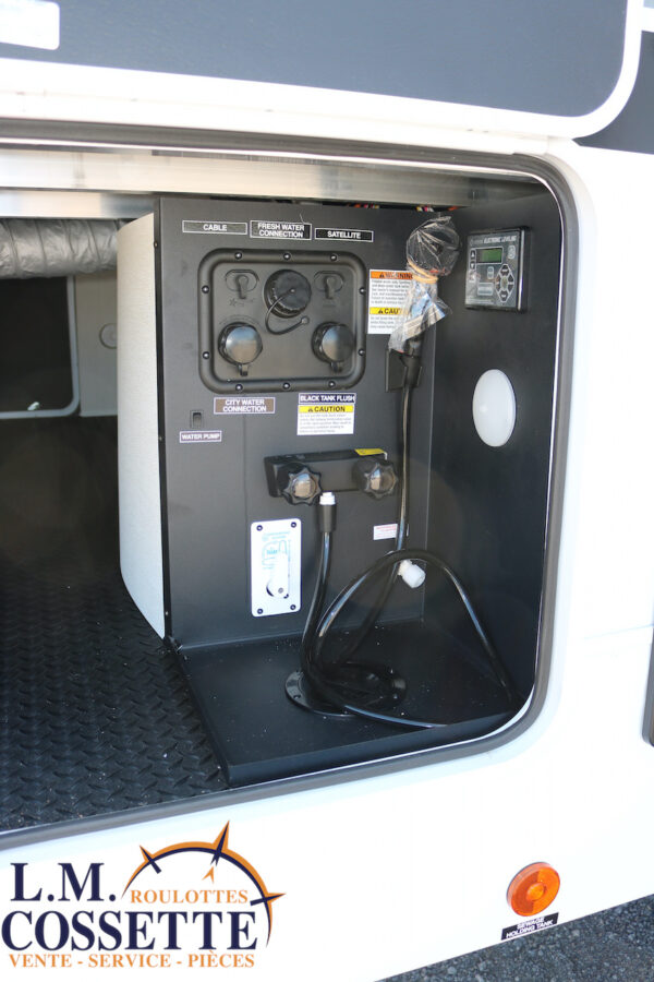 Arctic Wolf 285 OPT 2026-LM Cossette inc. vr-roulotte-fifth wheel-cargo-arctic wolf -Remote-Clipper-cherokee-grey wolf-wolf pup-kodiak cub-aspen trail-dutchmen-forest river-freedom express select-coachmen-apex nano -Trois-Rivières