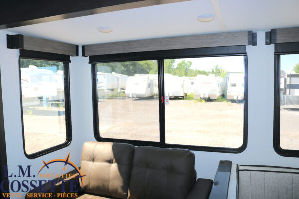 Arctic Wolf 285 OPT 2026-LM Cossette inc. vr-roulotte-fifth wheel-cargo-arctic wolf -Remote-Clipper-cherokee-grey wolf-wolf pup-kodiak cub-aspen trail-dutchmen-forest river-freedom express select-coachmen-apex nano -Trois-Rivières