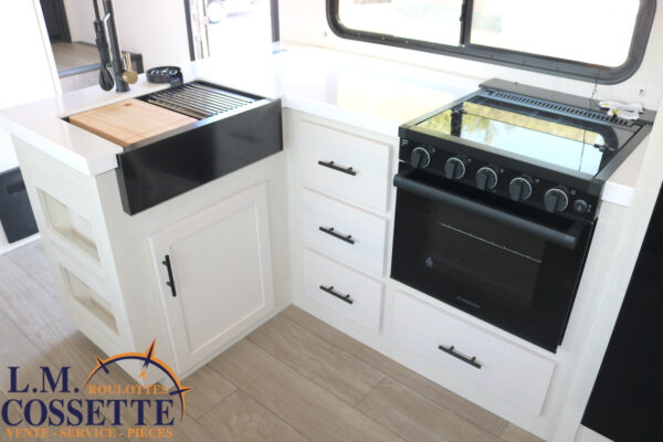Arctic Wolf 285 OPT 2026-LM Cossette inc. vr-roulotte-fifth wheel-cargo-arctic wolf -Remote-Clipper-cherokee-grey wolf-wolf pup-kodiak cub-aspen trail-dutchmen-forest river-freedom express select-coachmen-apex nano -Trois-Rivières