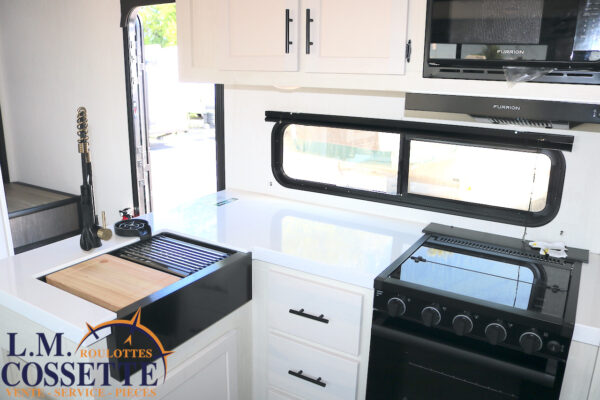 Arctic Wolf 285 OPT 2026-LM Cossette inc. vr-roulotte-fifth wheel-cargo-arctic wolf -Remote-Clipper-cherokee-grey wolf-wolf pup-kodiak cub-aspen trail-dutchmen-forest river-freedom express select-coachmen-apex nano -Trois-Rivières