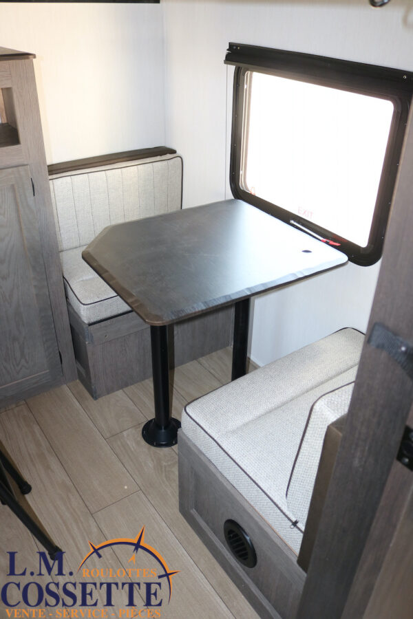 Arctic Wolf 285 OPT 2026-LM Cossette inc. vr-roulotte-fifth wheel-cargo-arctic wolf -Remote-Clipper-cherokee-grey wolf-wolf pup-kodiak cub-aspen trail-dutchmen-forest river-freedom express select-coachmen-apex nano -Trois-Rivières