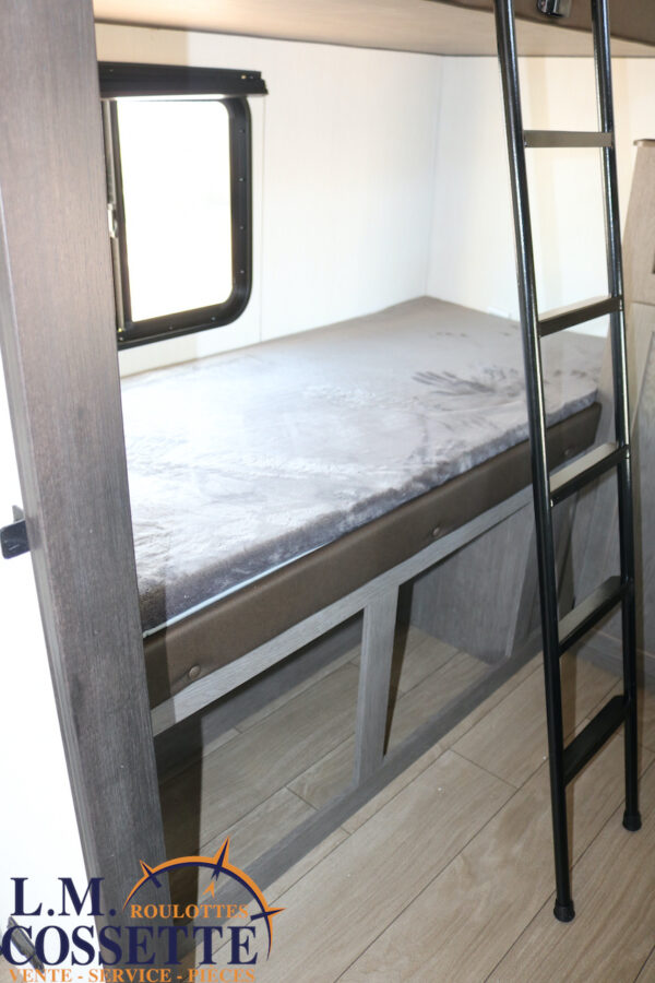Arctic Wolf 285 OPT 2026-LM Cossette inc. vr-roulotte-fifth wheel-cargo-arctic wolf -Remote-Clipper-cherokee-grey wolf-wolf pup-kodiak cub-aspen trail-dutchmen-forest river-freedom express select-coachmen-apex nano -Trois-Rivières
