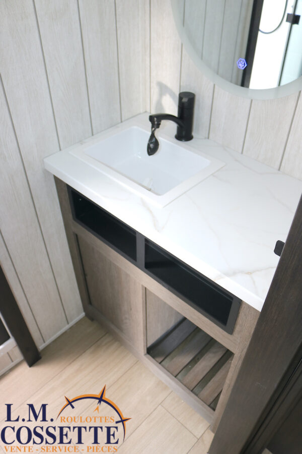 Arctic Wolf 285 OPT 2026-LM Cossette inc. vr-roulotte-fifth wheel-cargo-arctic wolf -Remote-Clipper-cherokee-grey wolf-wolf pup-kodiak cub-aspen trail-dutchmen-forest river-freedom express select-coachmen-apex nano -Trois-Rivières