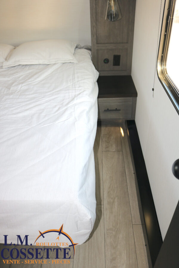 Arctic Wolf 285 OPT 2026-LM Cossette inc. vr-roulotte-fifth wheel-cargo-arctic wolf -Remote-Clipper-cherokee-grey wolf-wolf pup-kodiak cub-aspen trail-dutchmen-forest river-freedom express select-coachmen-apex nano -Trois-Rivières