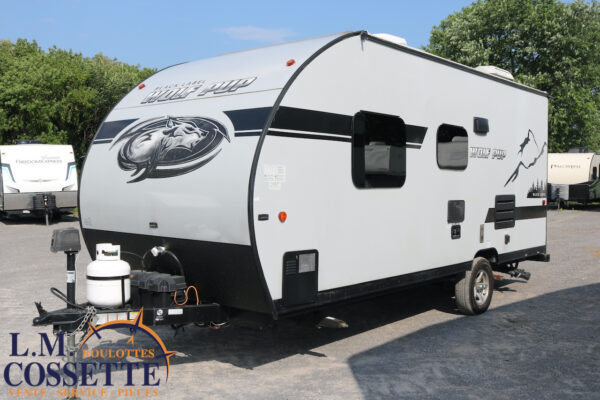 Wolf Pup 16 FQBL 2019 ( Édition Black Label ) -LM Cossette inc. vr-roulotte-fifth wheel-cargo-arctic wolf -Remote-Clipper-cherokee-grey wolf-wolf pup-kodiak cub-aspen trail-dutchmen-forest river-freedom express select-coachmen-apex nano -Trois-Rivières