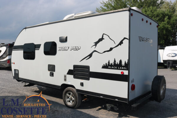 Wolf Pup 16 FQBL 2019 ( Édition Black Label ) -LM Cossette inc. vr-roulotte-fifth wheel-cargo-arctic wolf -Remote-Clipper-cherokee-grey wolf-wolf pup-kodiak cub-aspen trail-dutchmen-forest river-freedom express select-coachmen-apex nano -Trois-Rivières
