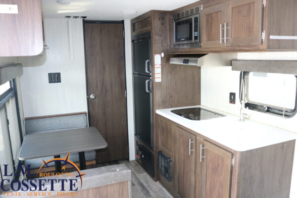 Wolf Pup 16 FQBL 2019 ( Édition Black Label ) -LM Cossette inc. vr-roulotte-fifth wheel-cargo-arctic wolf -Remote-Clipper-cherokee-grey wolf-wolf pup-kodiak cub-aspen trail-dutchmen-forest river-freedom express select-coachmen-apex nano -Trois-Rivières