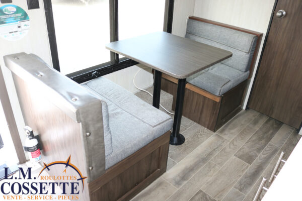 Wolf Pup 16 FQBL 2019 ( Édition Black Label ) -LM Cossette inc. vr-roulotte-fifth wheel-cargo-arctic wolf -Remote-Clipper-cherokee-grey wolf-wolf pup-kodiak cub-aspen trail-dutchmen-forest river-freedom express select-coachmen-apex nano -Trois-Rivières