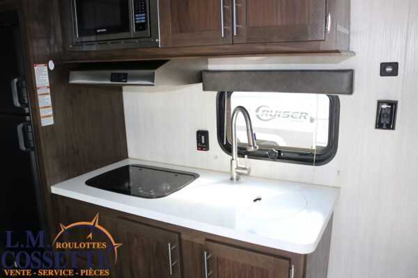 Wolf Pup 16 FQBL 2019 ( Édition Black Label ) -LM Cossette inc. vr-roulotte-fifth wheel-cargo-arctic wolf -Remote-Clipper-cherokee-grey wolf-wolf pup-kodiak cub-aspen trail-dutchmen-forest river-freedom express select-coachmen-apex nano -Trois-Rivières