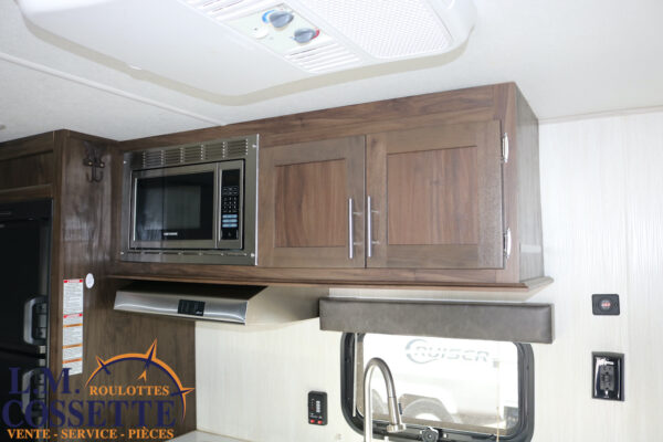 Wolf Pup 16 FQBL 2019 ( Édition Black Label ) -LM Cossette inc. vr-roulotte-fifth wheel-cargo-arctic wolf -Remote-Clipper-cherokee-grey wolf-wolf pup-kodiak cub-aspen trail-dutchmen-forest river-freedom express select-coachmen-apex nano -Trois-Rivières