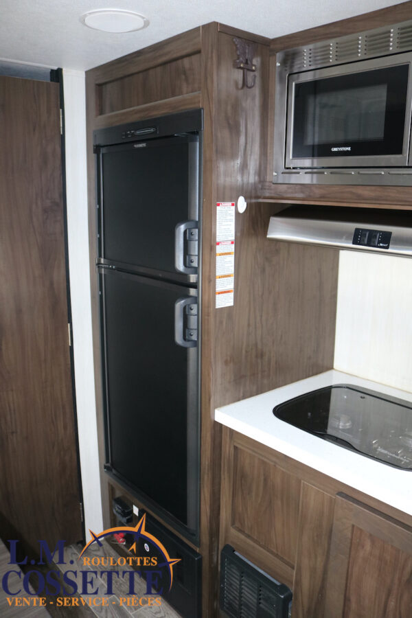 Wolf Pup 16 FQBL 2019 ( Édition Black Label ) -LM Cossette inc. vr-roulotte-fifth wheel-cargo-arctic wolf -Remote-Clipper-cherokee-grey wolf-wolf pup-kodiak cub-aspen trail-dutchmen-forest river-freedom express select-coachmen-apex nano -Trois-Rivières