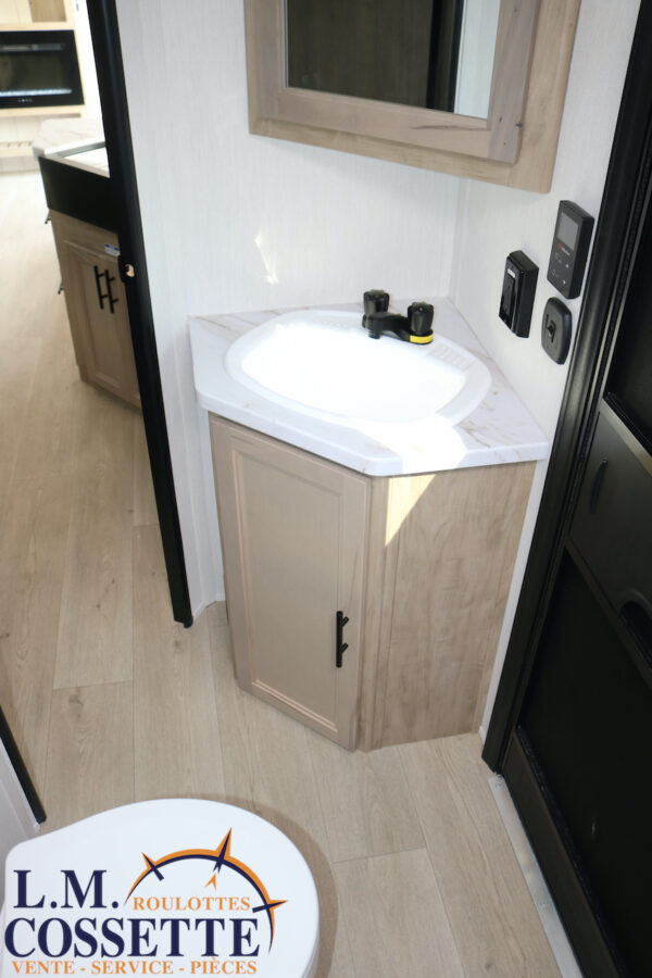Grey Wolf 26 BRB 2026-LM Cossette inc. vr-roulotte-fifth wheel-cargo-arctic wolf -Remote-Clipper-cherokee-grey wolf-wolf pup-kodiak cub-aspen trail-dutchmen-forest river-freedom express select-coachmen-apex nano -Trois-Rivières