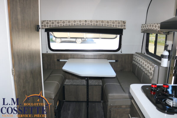 Retro 166 2021-LM Cossette inc. vr-roulotte-fifth wheel-cargo-arctic wolf -Remote-Clipper-cherokee-grey wolf-wolf pup-kodiak cub-aspen trail-dutchmen-forest river-freedom express select-coachmen-apex nano -Trois-Rivières