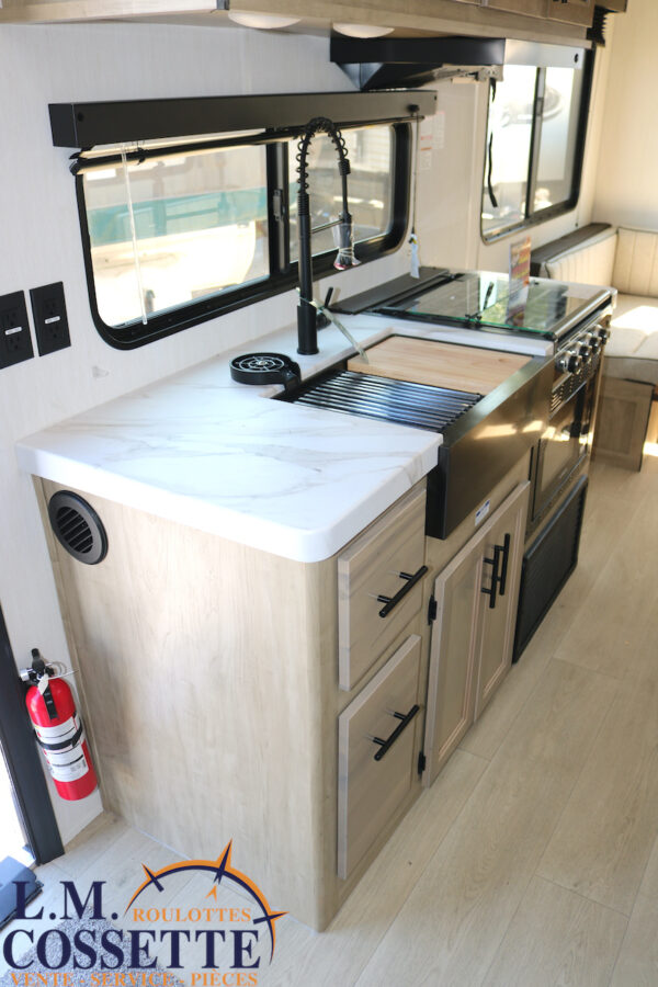 Grey Wolf 20 RDSE 2026-LM Cossette inc. vr-roulotte-fifth wheel-cargo-arctic wolf -Remote-Clipper-cherokee-grey wolf-wolf pup-kodiak cub-aspen trail-dutchmen-forest river-freedom express select-coachmen-apex nano -Trois-Rivières