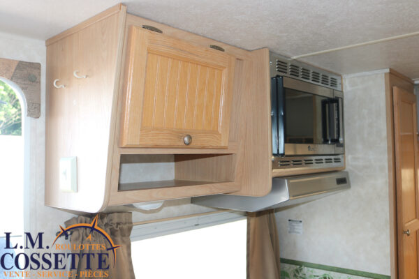 Surveyor 180 T 2004-LM Cossette inc. vr-roulotte-fifth wheel-cargo-arctic wolf -Remote-Clipper-cherokee-grey wolf-wolf pup-kodiak cub-aspen trail-dutchmen-forest river-freedom express select-coachmen-apex nano -Trois-Rivières