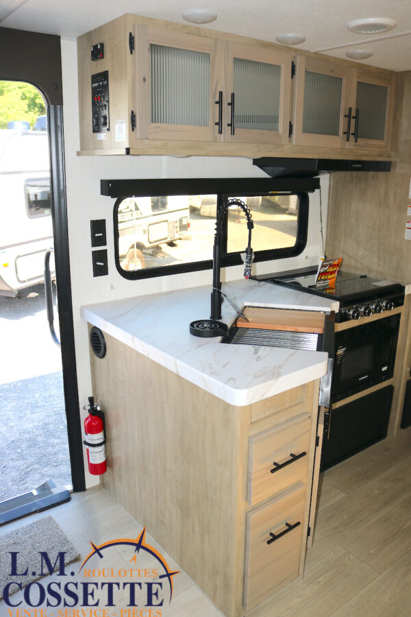 Grey Wolf 26 DBH 2026-LM Cossette inc. vr-roulotte-fifth wheel-cargo-arctic wolf -Remote-Clipper-cherokee-grey wolf-wolf pup-kodiak cub-aspen trail-dutchmen-forest river-freedom express select-coachmen-apex nano -Trois-Rivières