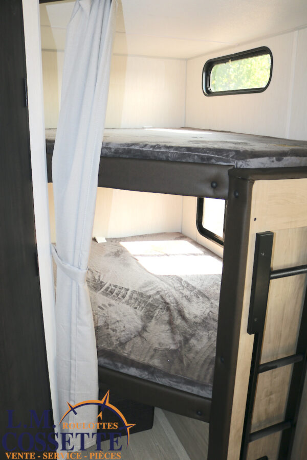 Grey Wolf 26 DBH 2026-LM Cossette inc. vr-roulotte-fifth wheel-cargo-arctic wolf -Remote-Clipper-cherokee-grey wolf-wolf pup-kodiak cub-aspen trail-dutchmen-forest river-freedom express select-coachmen-apex nano -Trois-Rivières