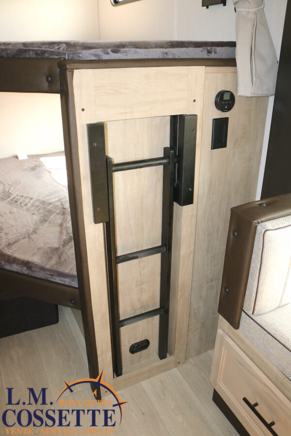 Grey Wolf 26 DBH 2026-LM Cossette inc. vr-roulotte-fifth wheel-cargo-arctic wolf -Remote-Clipper-cherokee-grey wolf-wolf pup-kodiak cub-aspen trail-dutchmen-forest river-freedom express select-coachmen-apex nano -Trois-Rivières