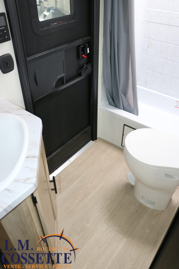 Grey Wolf 26 DBH 2026-LM Cossette inc. vr-roulotte-fifth wheel-cargo-arctic wolf -Remote-Clipper-cherokee-grey wolf-wolf pup-kodiak cub-aspen trail-dutchmen-forest river-freedom express select-coachmen-apex nano -Trois-Rivières