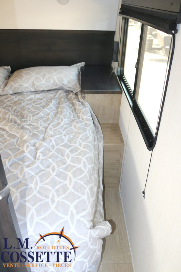Grey Wolf 26 DBH 2026-LM Cossette inc. vr-roulotte-fifth wheel-cargo-arctic wolf -Remote-Clipper-cherokee-grey wolf-wolf pup-kodiak cub-aspen trail-dutchmen-forest river-freedom express select-coachmen-apex nano -Trois-Rivières