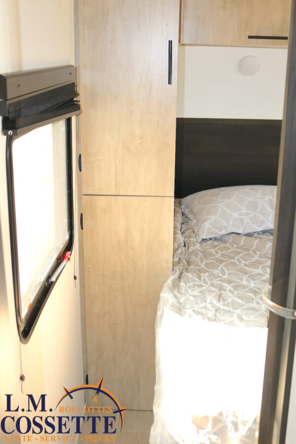 Grey Wolf 26 DBH 2026-LM Cossette inc. vr-roulotte-fifth wheel-cargo-arctic wolf -Remote-Clipper-cherokee-grey wolf-wolf pup-kodiak cub-aspen trail-dutchmen-forest river-freedom express select-coachmen-apex nano -Trois-Rivières