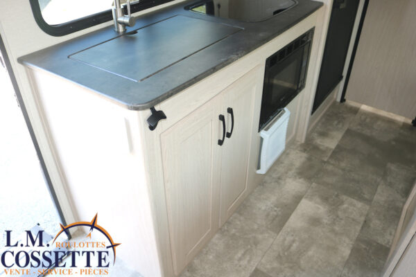 Apex Nano 185 BH 2022-LM Cossette inc. vr-roulotte-fifth wheel-cargo-arctic wolf -Remote-Clipper-cherokee-grey wolf-wolf pup-kodiak cub-aspen trail-dutchmen-forest river-freedom express select-coachmen-apex nano -Trois-Rivières